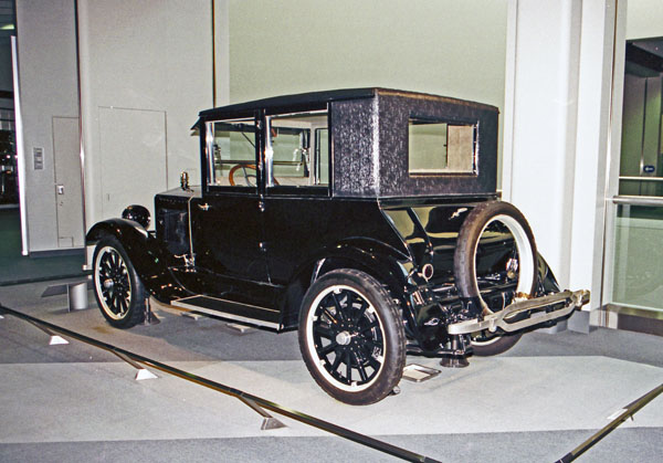 (05-1d)(99-T04-32) 1923 Essex 2dr Coach.jpg